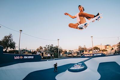 Danny León stalefish grabs over the hip in Marseille
