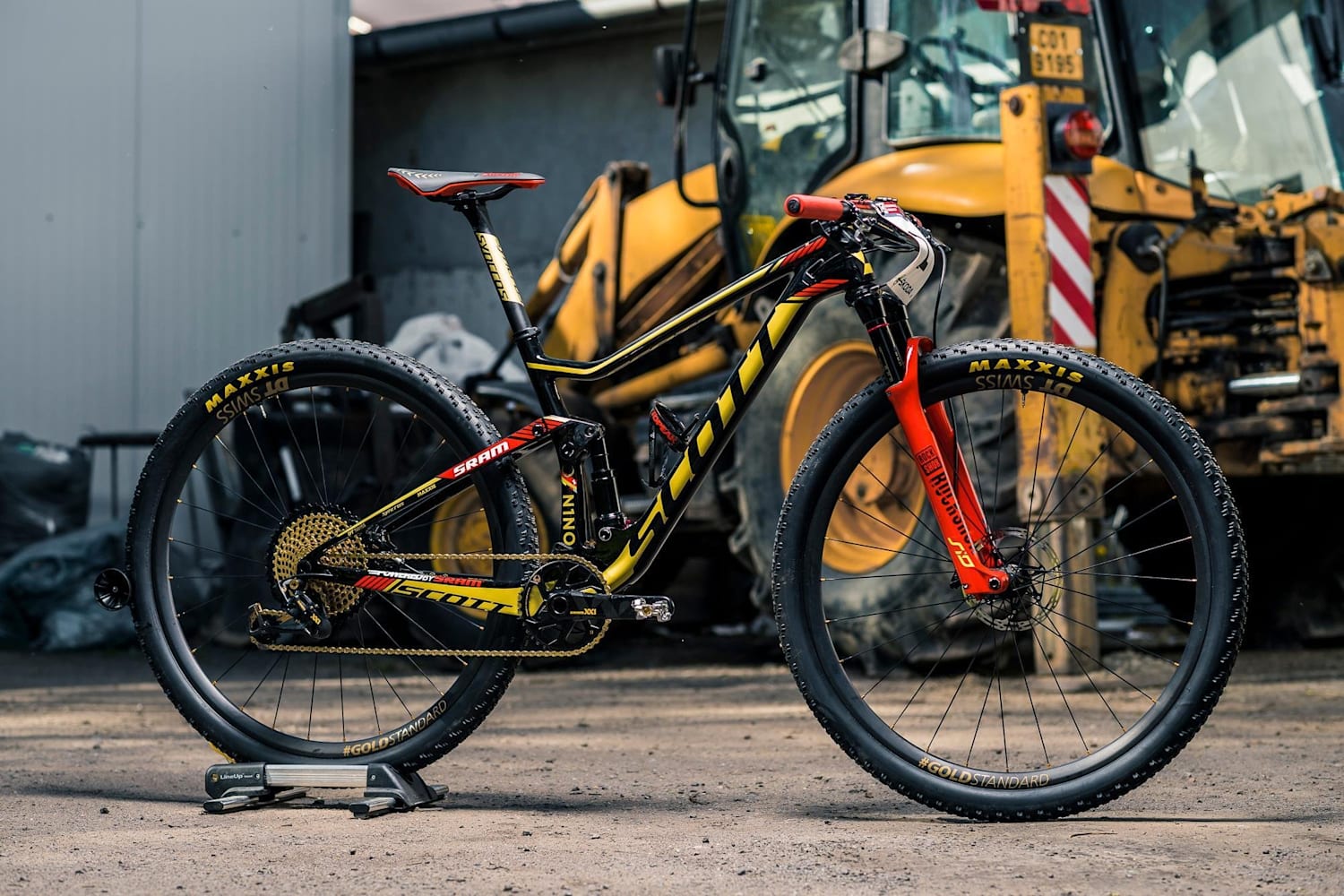 Nino Schurter 2017 Bike Check: Scott Spark RC