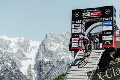 Bruni am Start in Rd 3 des 2019 UCI DH MTB Worlcups in Leogang, Österreich am 07. Juni 2019.