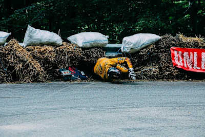 To prevent fatal injuries, street luging requires a specialist environment