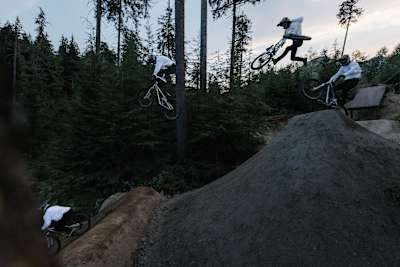 Semenuk puts down a tail whip to no foot can.