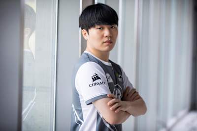 Invictus Gaming Rookie