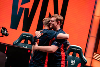 A picture of the Excel players Jeskla and Mystiques