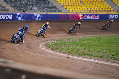 Red Bull Juniorskie Asy, pojedynek młodych żużlowców na torze