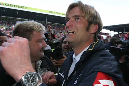 Jürgen Klopp jubelt nach einem Spiel in Mainz.