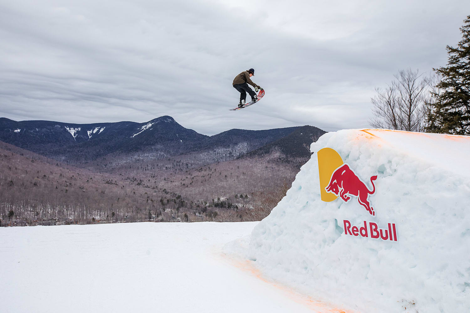 Red Bull SlideIn Tour snowboarding vlog episode 1