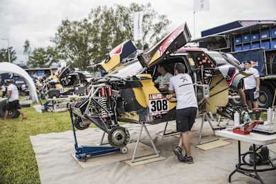 Team Peugeot TOTAL en el vivac en Salta después de la cancelación de la novena etapa del Rally Dakar 2018.