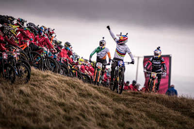 Loïc Bruni waves to the crowd ahead of Red Bull Foxhunt.