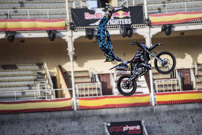 Rob Adelberg One-handed Hart Attack