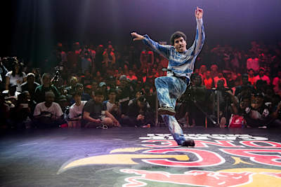 Pac Pac baila en el Last Chance Cypher del Red Bull BC One 2019 antes de la final mundial que se celebró en Bombay, India.