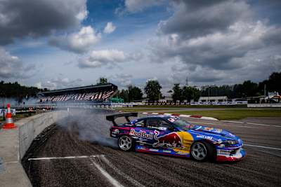 Conor Shanahan en acción durante el Campeonato Europeo de Drift Masters celebrado en Riga, Letonia, el 14 de agosto de 2020.