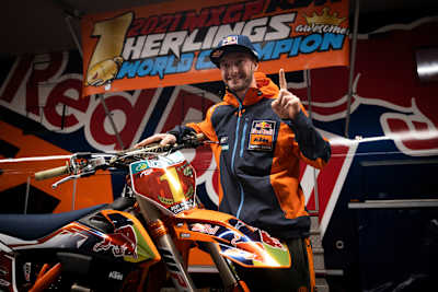 Jeffrey Herlings posa para un retrato durante el Campeonato Mundial de Motocross FIM MXGP en Mantova, Italia, el 10 de noviembre de 2021. 