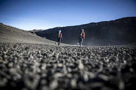 Will Gladd beim Wandern auf den Kilimanjaro.