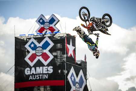 Levi Sherwood Bar Hop