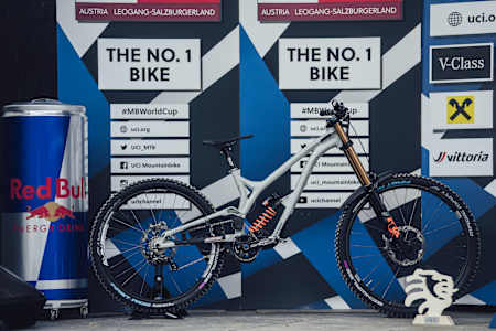 Balanche took the win at Leogang with this Commencal Supreme.