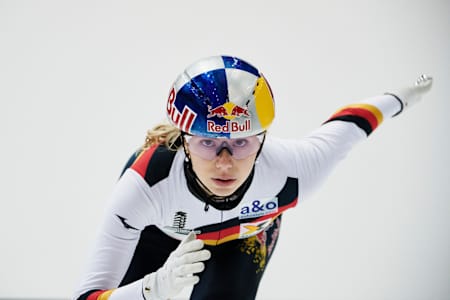 Short-Trackerin Anna Seidel steht in Dresden für ein Foto-Porträt bereit.