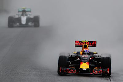 Max Verstappen leads Nico Rosberg of Mercedes during the Formula One Grand Prix of Brazil at Autodromo Jose Carlos Pace on November 13, 2016 in Sao Paulo, Brazil. 