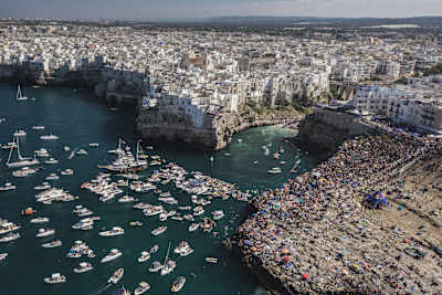The Polignano a Mare natural amphitheatre offers spectacular views of the Red Bull Cliff Diving World Series