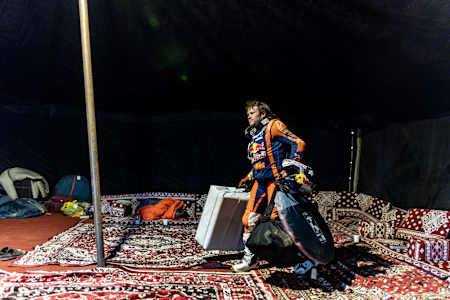 Daniel Sanders durante la Etapa 4 del Rally Dakar 2025 de Al Henakiyah a Al Ula, Arabia Saudí, el 8 de enero de 2025.