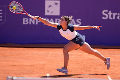 Emma Navarro defeats top seed Victoria Mboko 6-0, 5-7, 6-2 in the Internationaux de Strasbourg final, claiming her third WTA Tour title and first since the Merida Open in March 2025.
