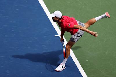 Dominic Thiem en acción durante el US Open 2020.
