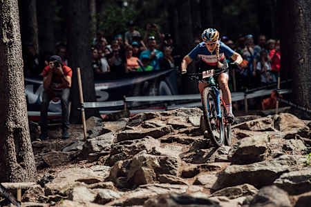 Pauline Ferrand Prevot durante el UCI XCO World Cup en Nové Město na Moravě, República Checa el 26 de mayo, 2019