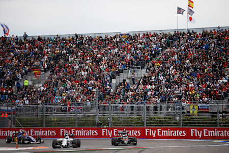Sqn: Alonso na frente de Massa