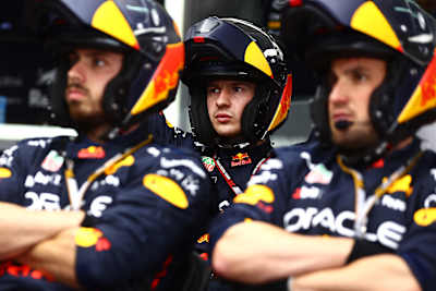 Equipo de boxes de Oracle Red Bull Racing 2022.
