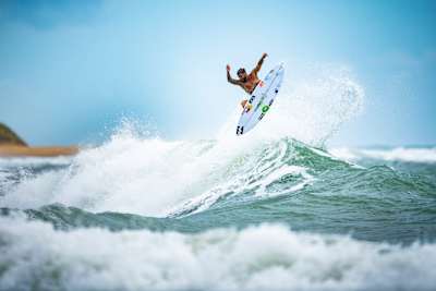 Ítalo Ferreira voando em casa
