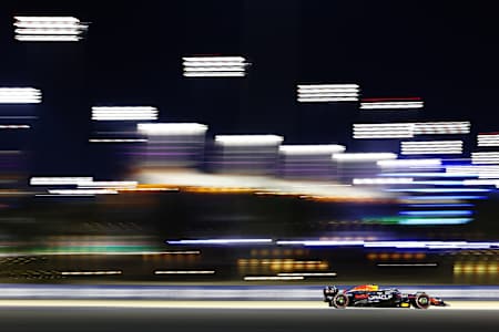 Max Verstappen w drodze po triumf w GP Bahrajnu 2024