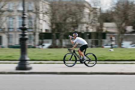 Hayden Wilde entrena en París, Francia, el 11 de marzo de 2024   