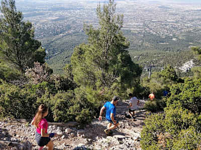 Η κατηφόρα στα Σκαλάκια της Πάρνηθας 