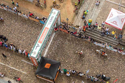 Chegada na Praça Minas Gerais
