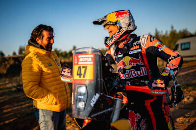 Dakar Race Director David Castera and Red Bull KTM Factory Racing rider Kevin Benavides.