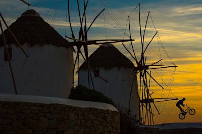 BMX tour με τον Πάνο Μανάρα στο Αιγαίο