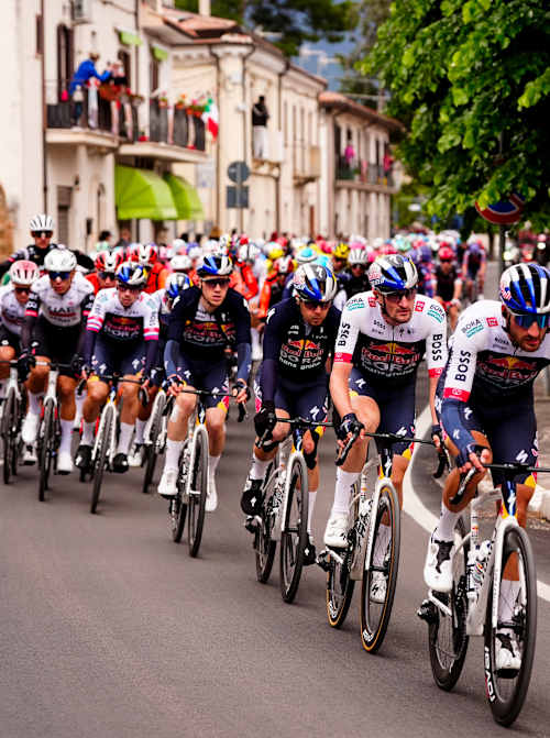 The peloton riders during the stage 7 of the Giro d’Italia from Castel di Sangro to Tagliacozzo, Italy on May 16, 2025.