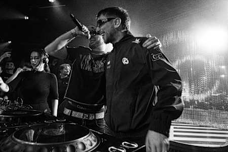 Asdek, le DJ, producteur et binôme emblématique d’Ava Mind connu pour ses collabs avec Vladimir Cauchemar. ­