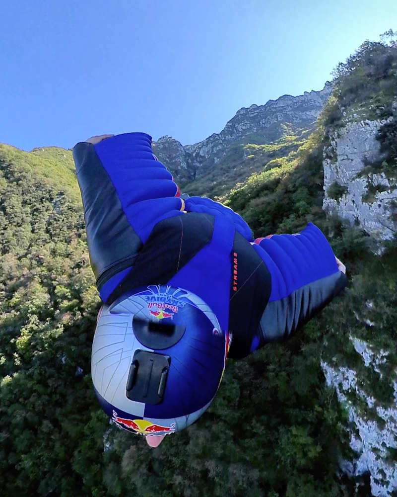 traje-de-ardilla-voladora-red-bull-un-hombre-m-s-veloz-que-el-sonido