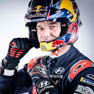 2011年 WRC セバスチャン・ローブ 直筆サイン入りA4フォト Yahoo!オークション -「セバスチャン ローブ」の落札相場・落札価格