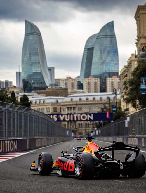 Arvid Lindblad racing F2 in Baku 2025
