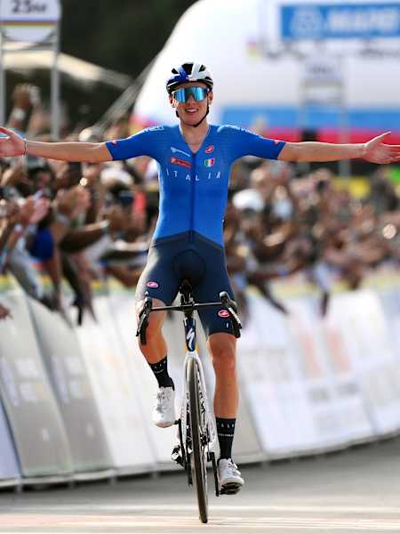 Lorenzo Finn wins the U23 road race in Kigali.
