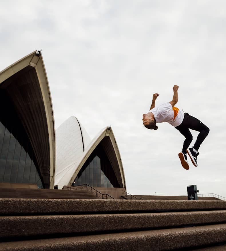 フリーランニング In シドニー オペラハウス パルクール 動画 レッドブル