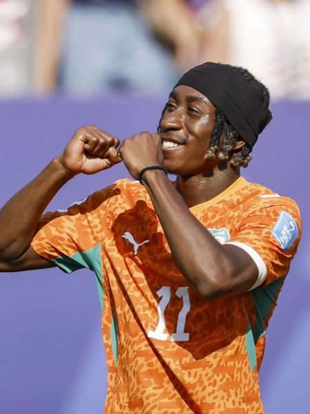 Yan Diomande jubelt im Trikot der Elfenbeinküste bei der Weltmeisterschaft 2026.