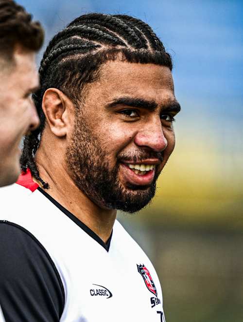 Hoskins Sotutu warming up for Counties Manukau