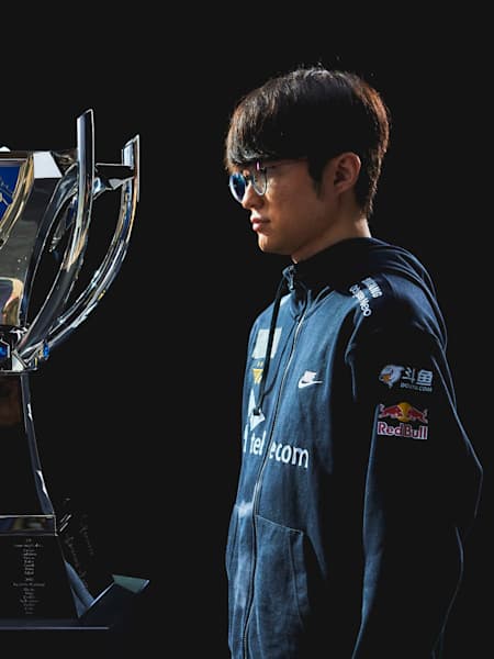 Deft vs Faker: Un duelo para los libros de historia
