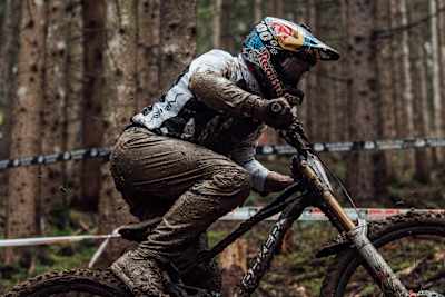 Brook Macdonald wore a Stacy Glaser creation at the 2020 MTB World Championships