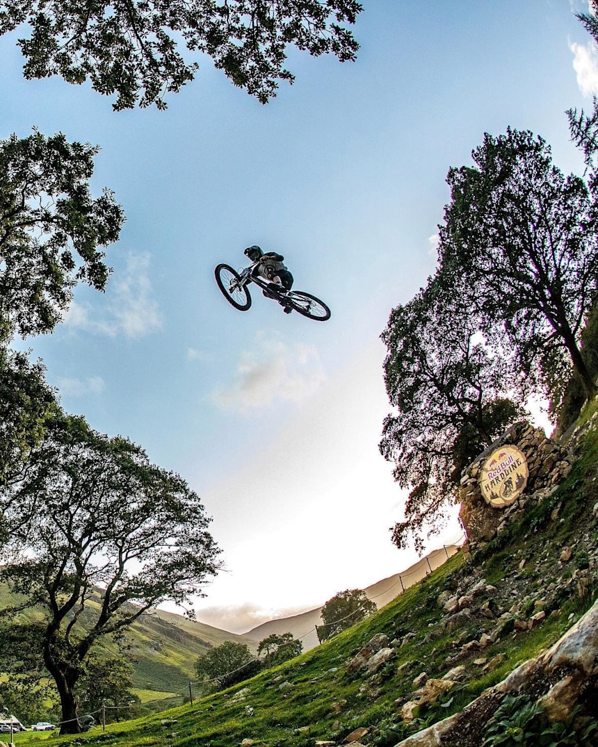 Red Bull Hardline 2019 Event Info Win.gs/hardline the atherton bikes crew, charlie hatton & gee atherton, take us down the 2019 red bull hardline course. red bull hardline 2019 event info