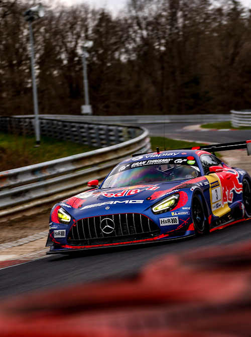 Max Verstappen, 21 Mart 2026'da ADAC Nürburgring 24 Saat Yarışı'nda yarışıyor.