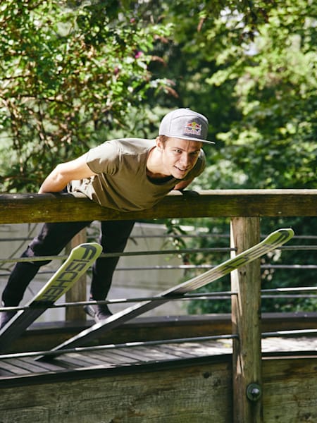 Skisprung-Olympiasieger Andreas Wellinger beim Foto-Shooting im Sommer in München.