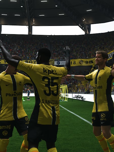 Les joueurs des Young Boys de Berne célèbrent un but au FC 25.